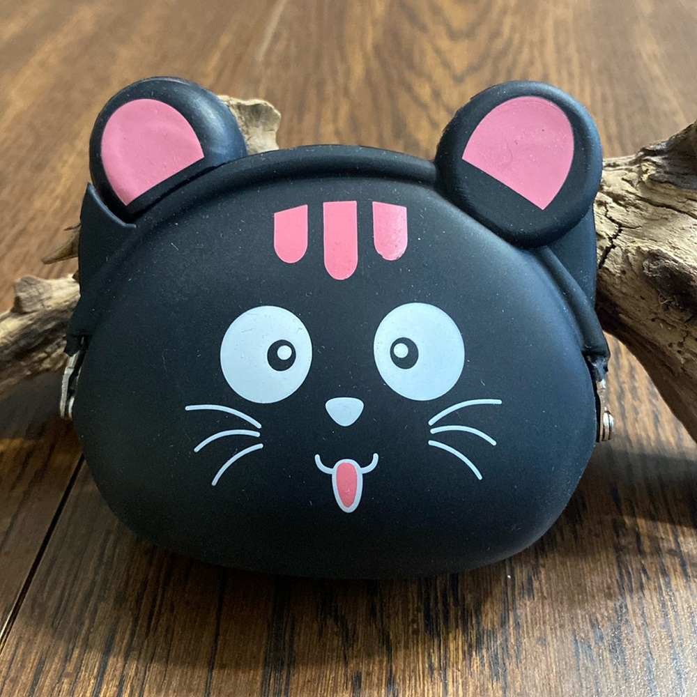 “5/$20” silicone rubber black cat face coin purse
